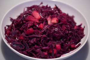 Rodekool met appelstroop en peer