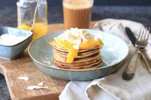 Gezondere pancakes met mango en kokos